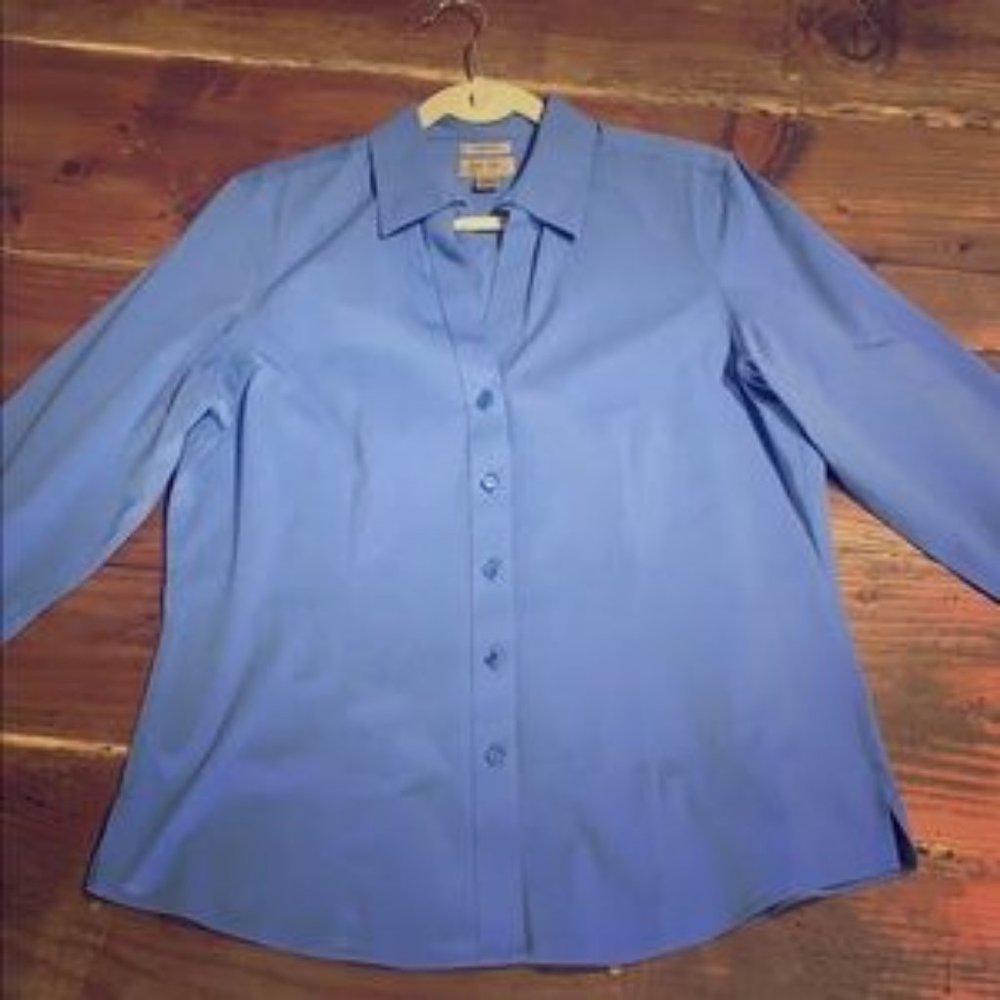 Investments Gold label  petites blue shirt